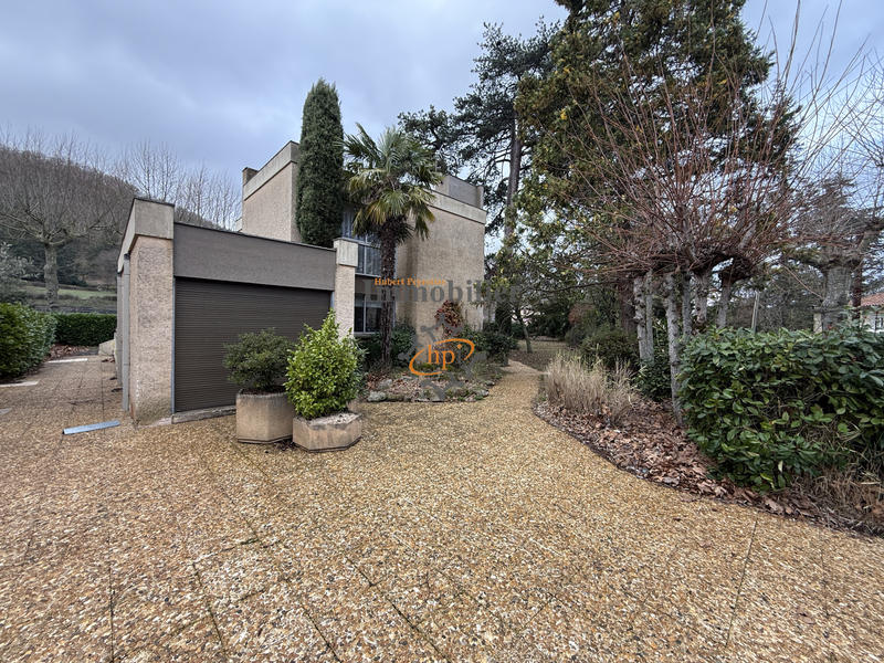 Maison - 176 m² - 5 pièces