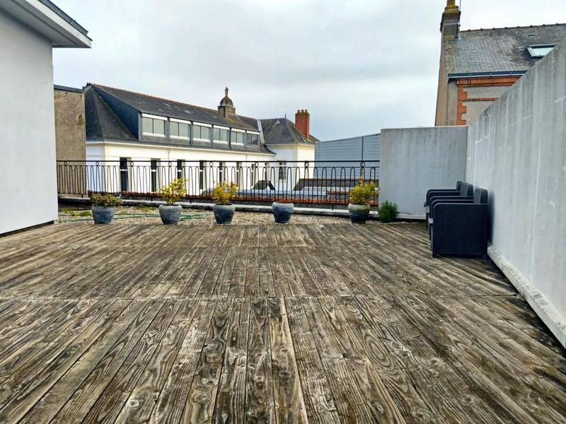 Propriété - 310 m² - 7 pièces