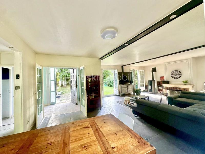 Maison traditionnelle - 146 m² - 5 pièces