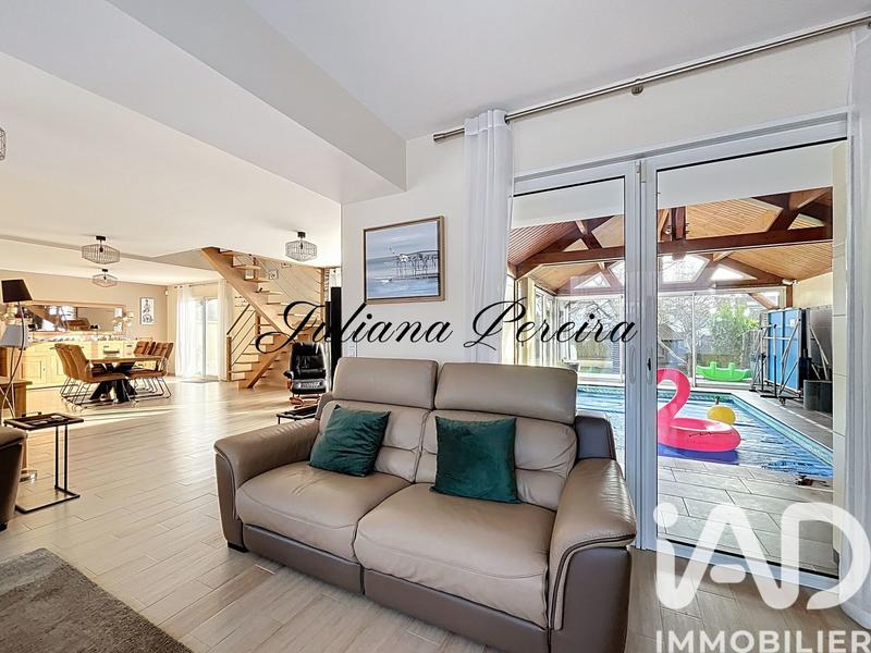 Maison - 180 m² - 7 pièces