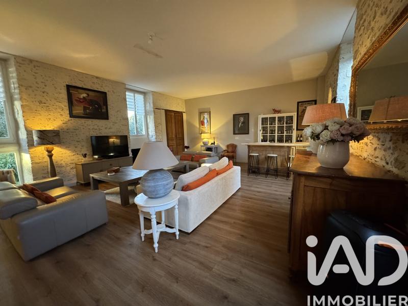 Maison - 215 m² - 7 pièces