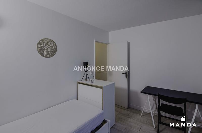 Chambre - 10 m² - 5 pièces