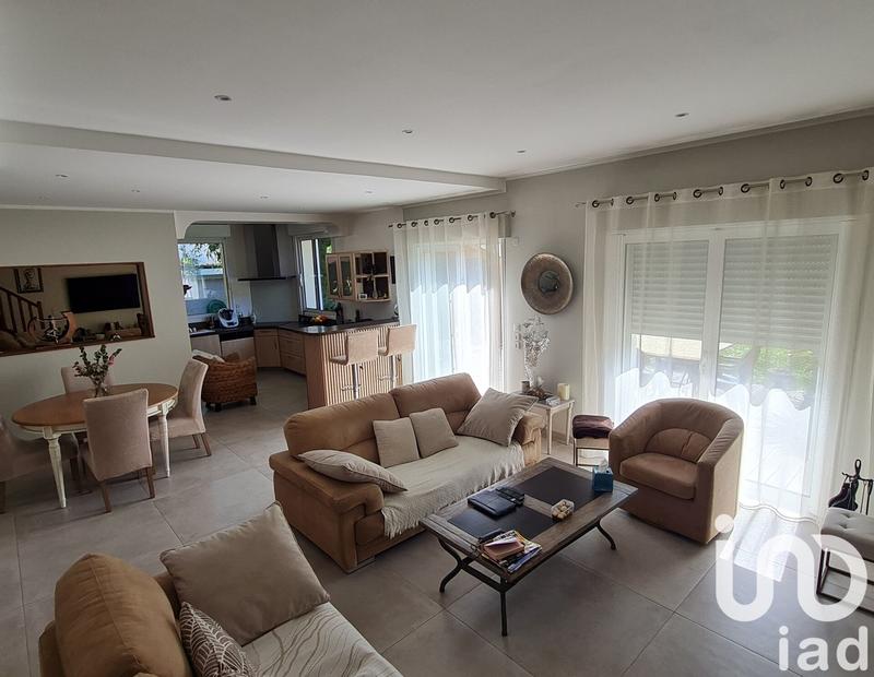 Maison - 250 m² - 10 pièces