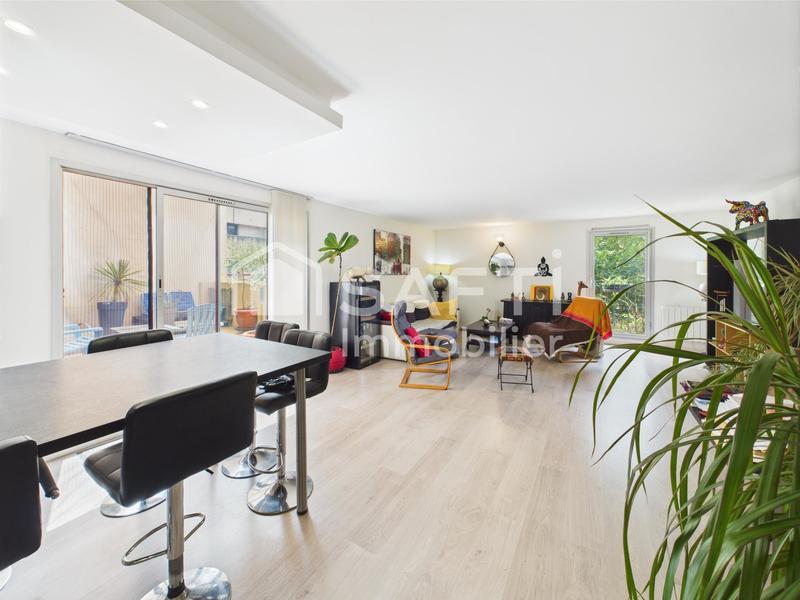 Appartement - 94 m² - 4 pièces