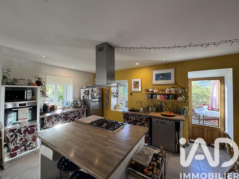 Maison - 273 m² - 11 pièces