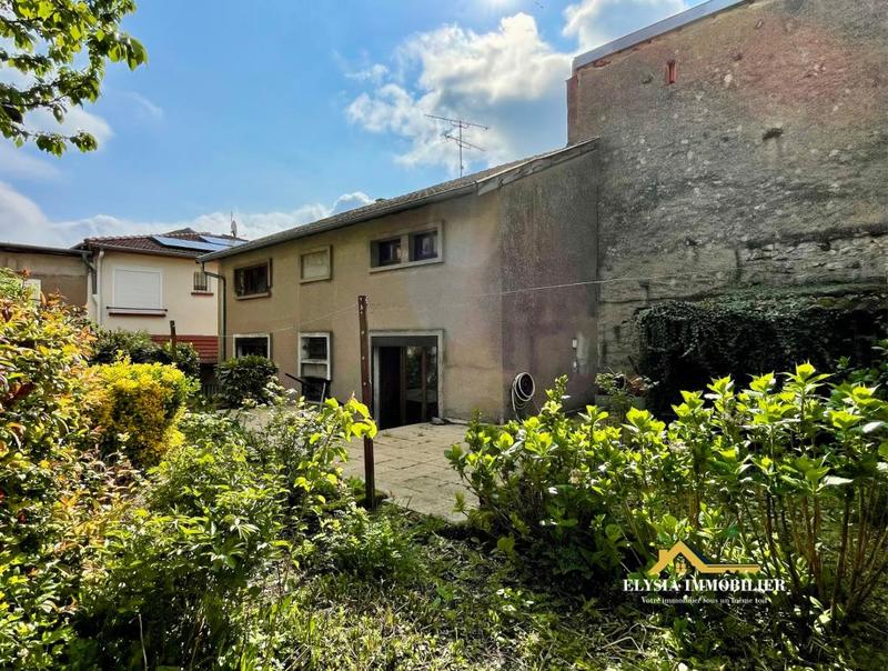 Maison - 95 m² - 6 pièces