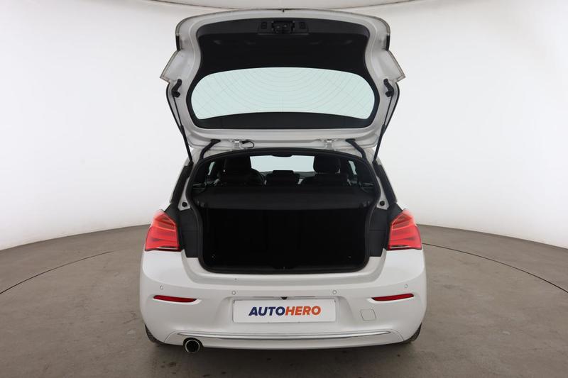 Bmw Série 1 116d UrbanChic Bva8 3p 116 ch