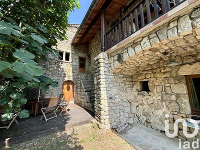 Maison - 210 m² - 7 pièces