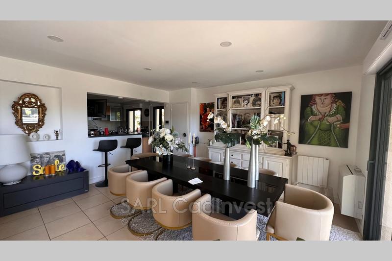 Maison - 380 m² - 8 pièces