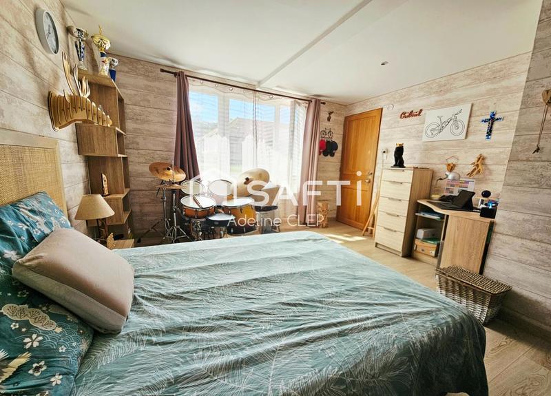 Maison - 215 m² - 9 pièces