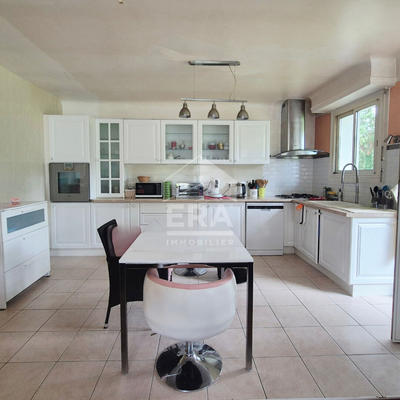 Maison - 162 m² - 6 pièces