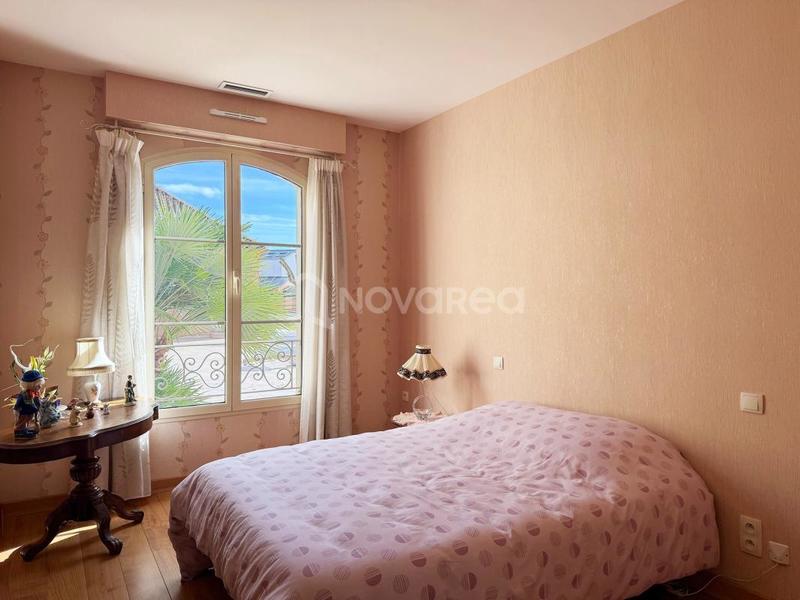 Villa - 241 m² - 7 pièces