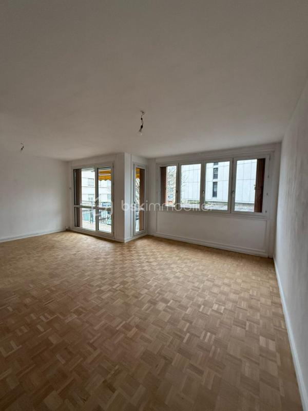 Appartement - 95 m² - 5 pièces