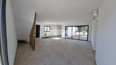 Maison - 105 m² - 4 pièces