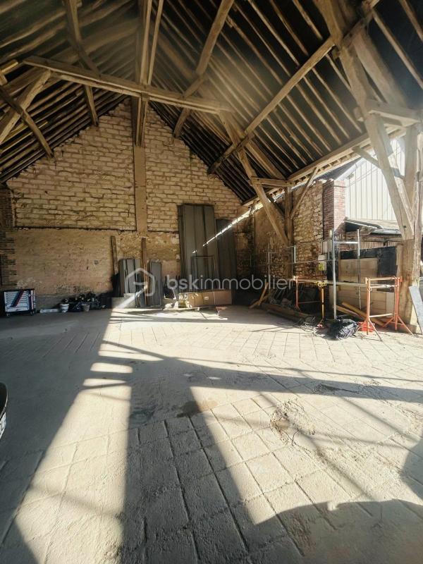 Grange - 220 m² - 1 pièce