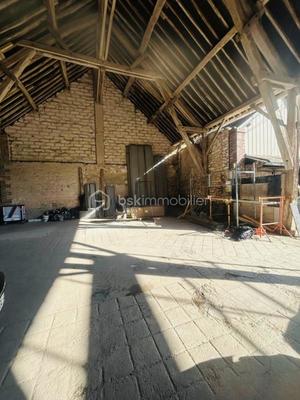 Grange - 220 m² - 1 pièce