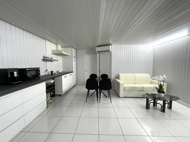 Maison - 285 m² - 15 pièces