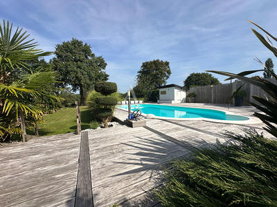 Maison - 170 m² - 8 pièces