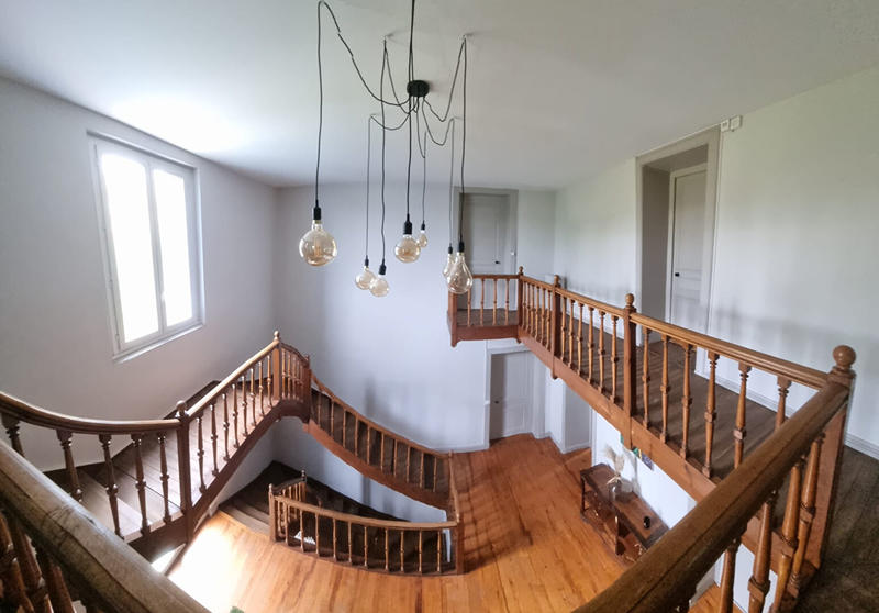 Maison - 325 m² - 10 pièces