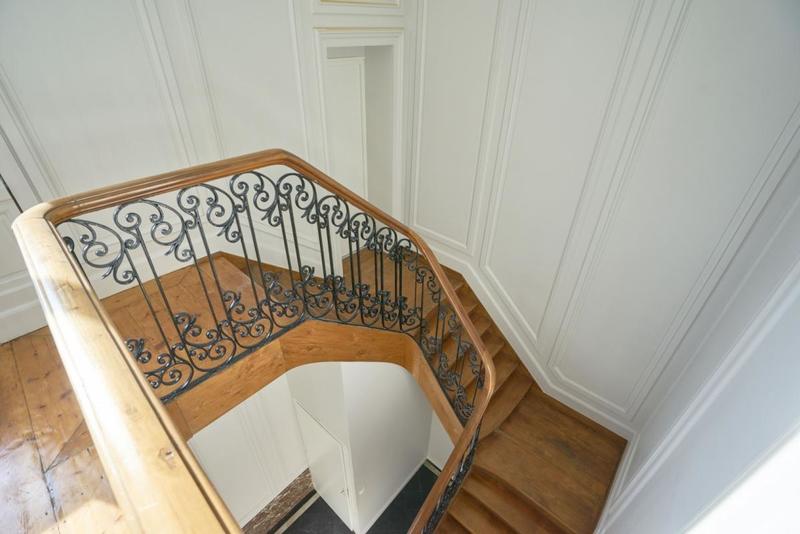 Maison - 233 m² - 11 pièces