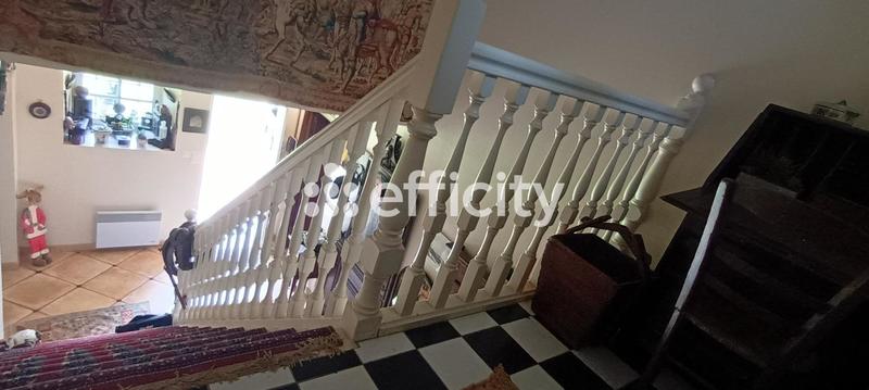 Maison - 428 m² - 13 pièces