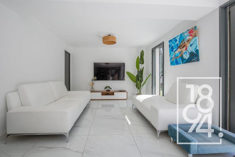 Maison - 140 m² - 6 pièces