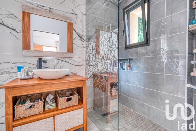 Maison - 177 m² - 7 pièces