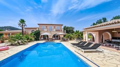 Villa - 290 m² - 8 pièces