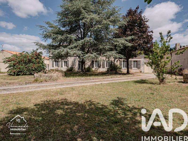 Maison - 225 m² - 6 pièces