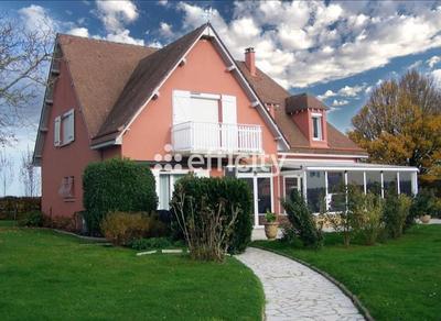 Maison - 210 m² - 7 pièces