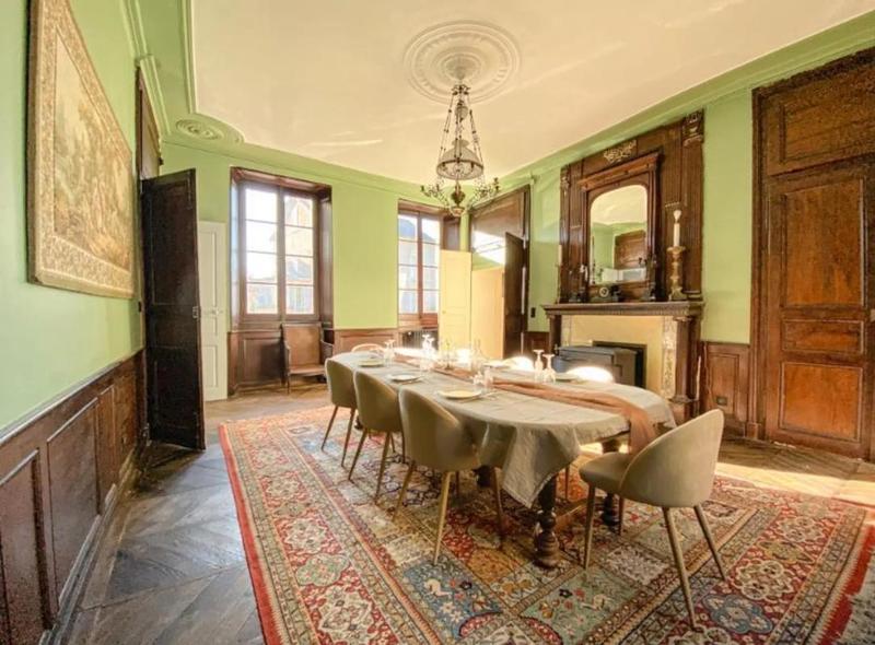 Maison de maîtres - 350 m² - 8 pièces