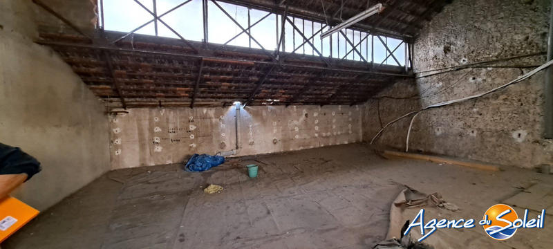 Loft - 220 m² - 2 pièces