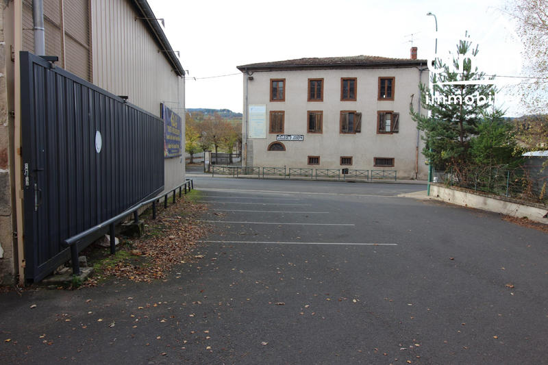 Local commercial - 940 m² - 2 pièces