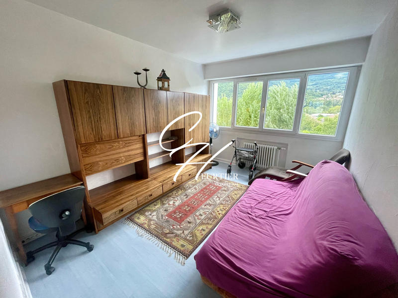 Appartement - 98 m² - 4 pièces