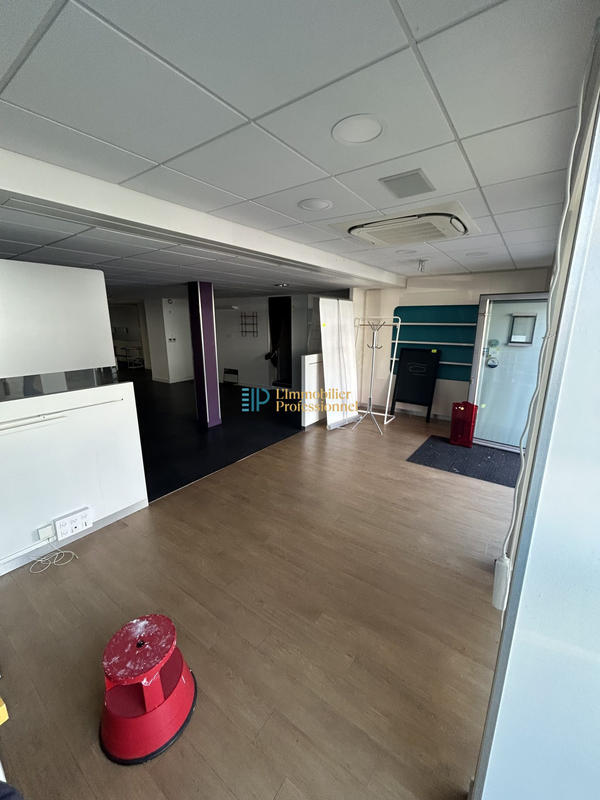 Local commercial - 170 m² - 4 pièces