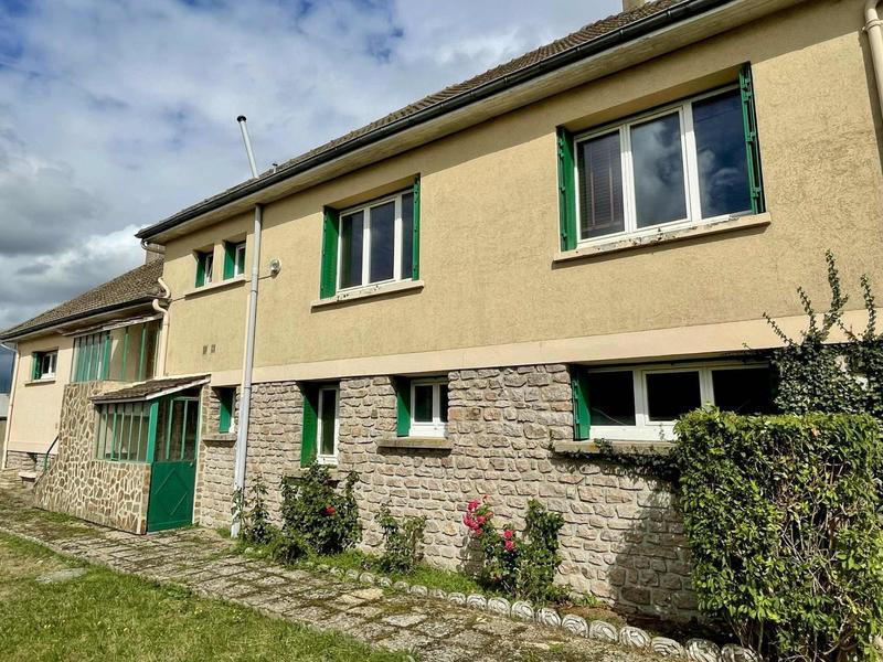 Maison - 240 m² - 13 pièces