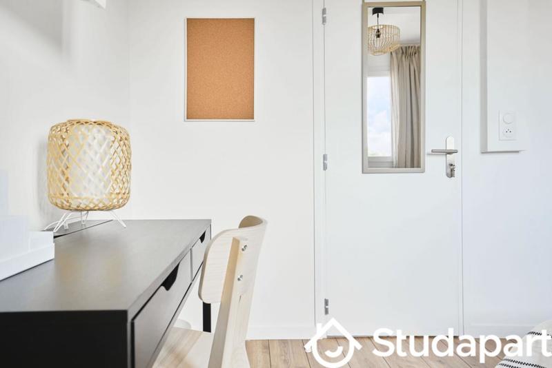 Chambre - 12 m² - 1 pièce