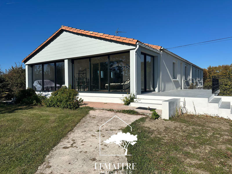 Maison - 288 m² - 10 pièces