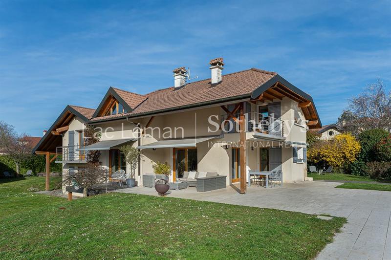 Maison - 223 m² - 8 pièces