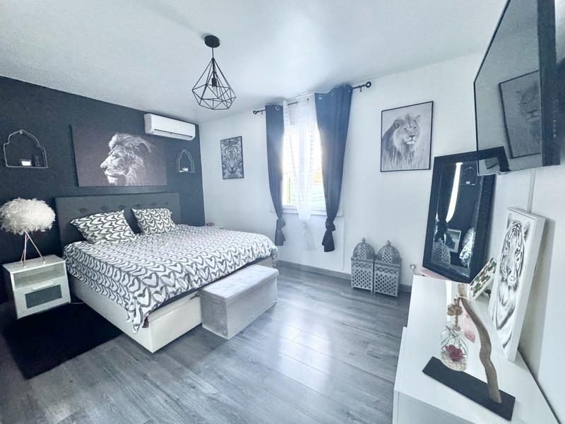 Maison - 95 m² - 6 pièces