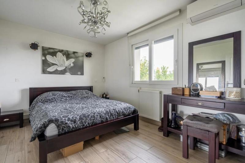 Maison - 196 m² - 8 pièces