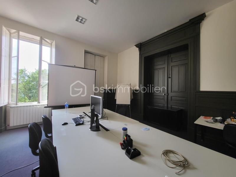 Château - 919 m² - 32 pièces