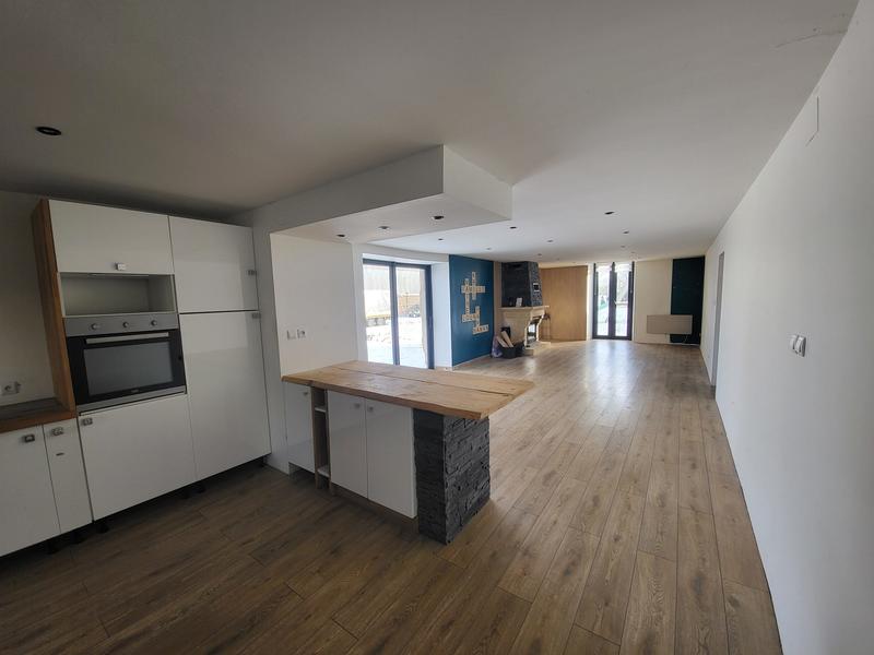 Maison - 253 m² - 7 pièces