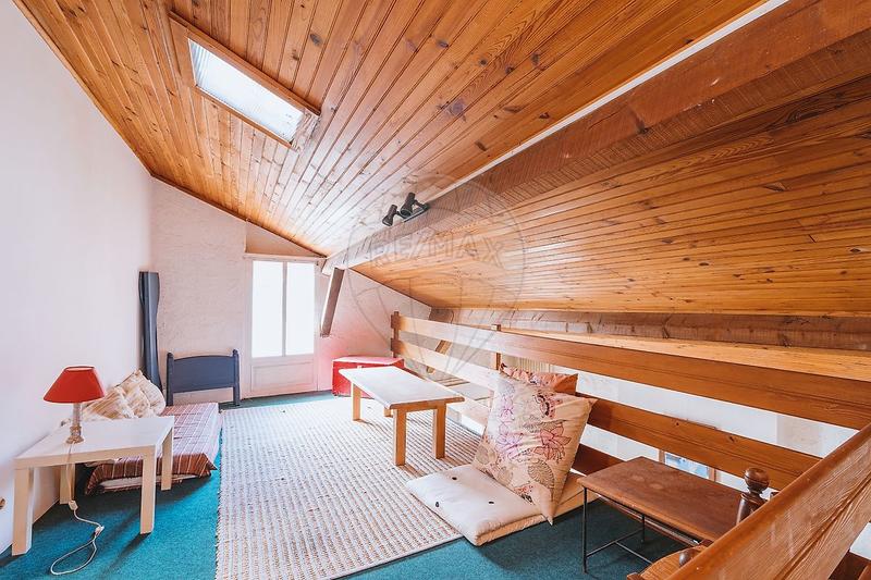 Propriété - 218 m² - 8 pièces