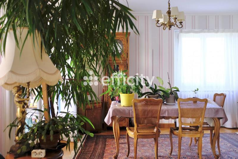 Maison - 226 m² - 15 pièces