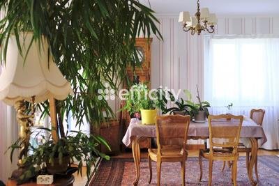 Maison - 226 m² - 15 pièces