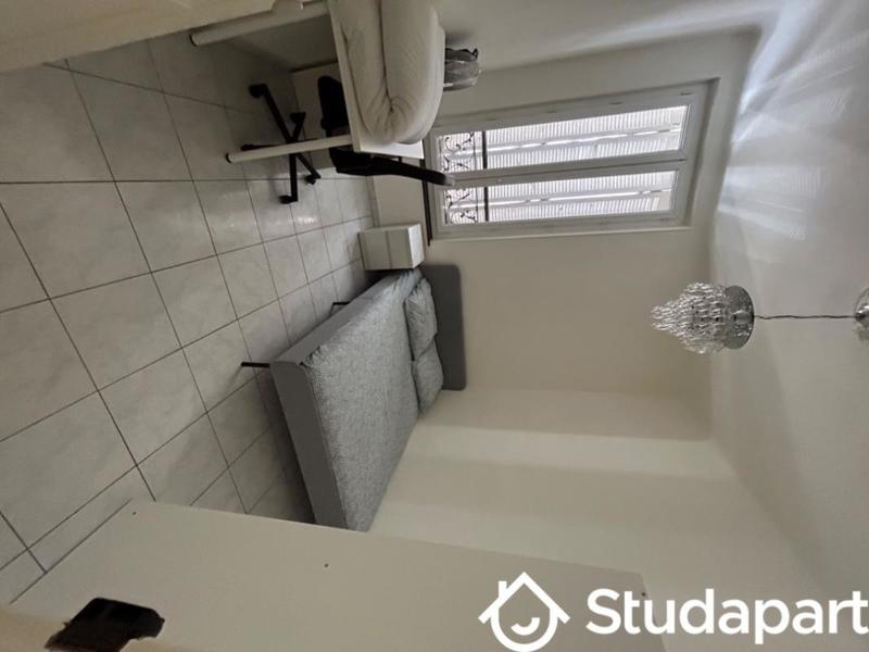 Chambre - 12 m² - 1 pièce