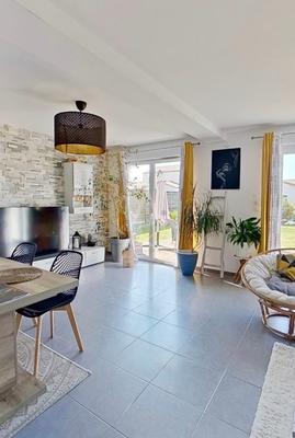 Maison - 95 m² - 5 pièces