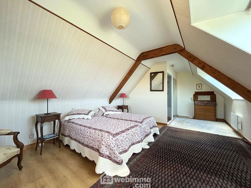 Maison - 193 m² - 8 pièces