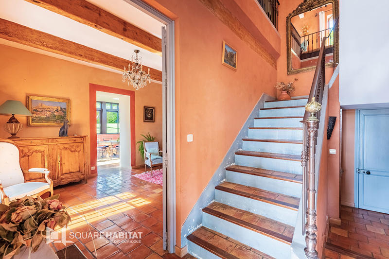 Maison - 254 m² - 8 pièces